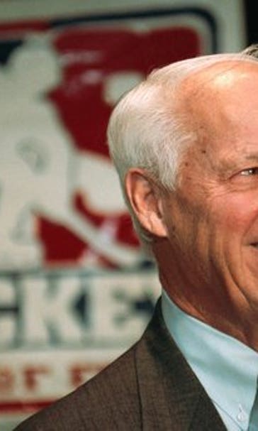 The Great One among those to pay respects to Mr. Hockey